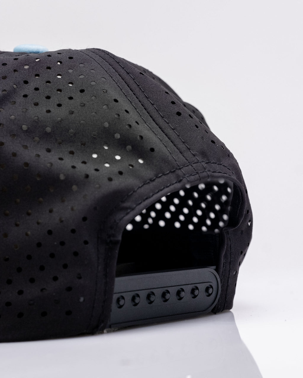 Highland Cow Black - Perforated Rope Hat